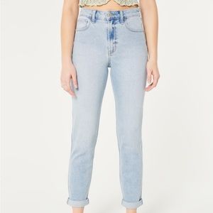Hollister Ultra High-Rise Light Wash Mom Jeans
